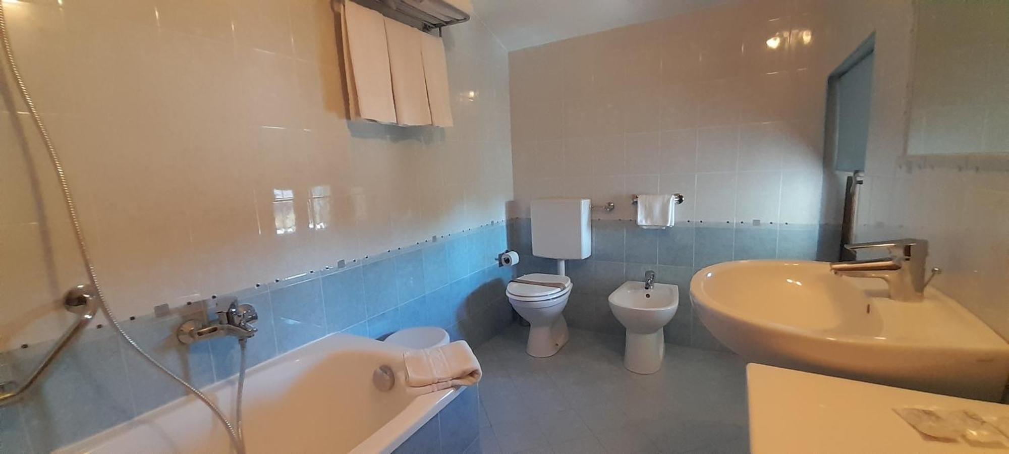 Hotel Ceretto Busca Ngoại thất bức ảnh