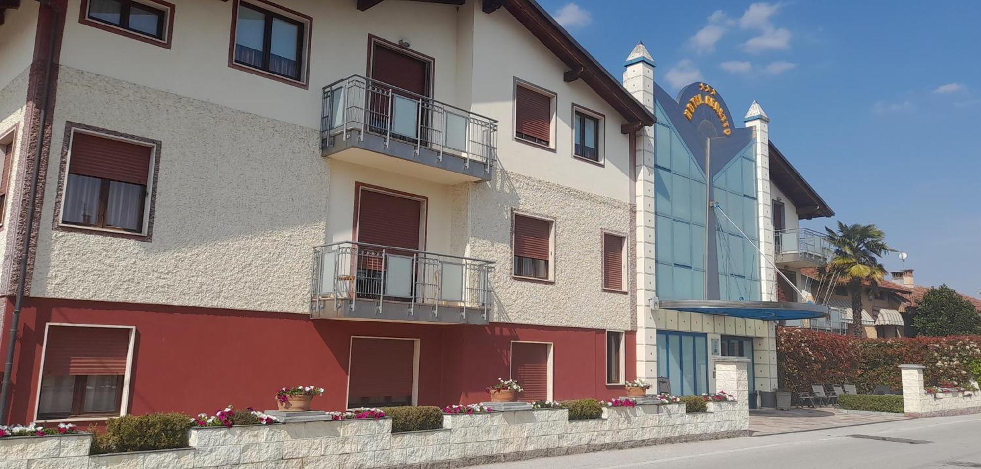 Hotel Ceretto Busca Ngoại thất bức ảnh
