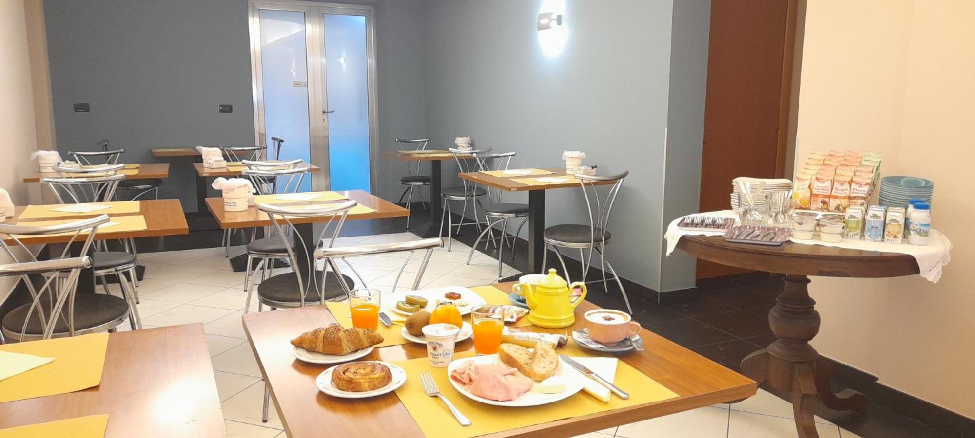 Hotel Ceretto Busca Ngoại thất bức ảnh