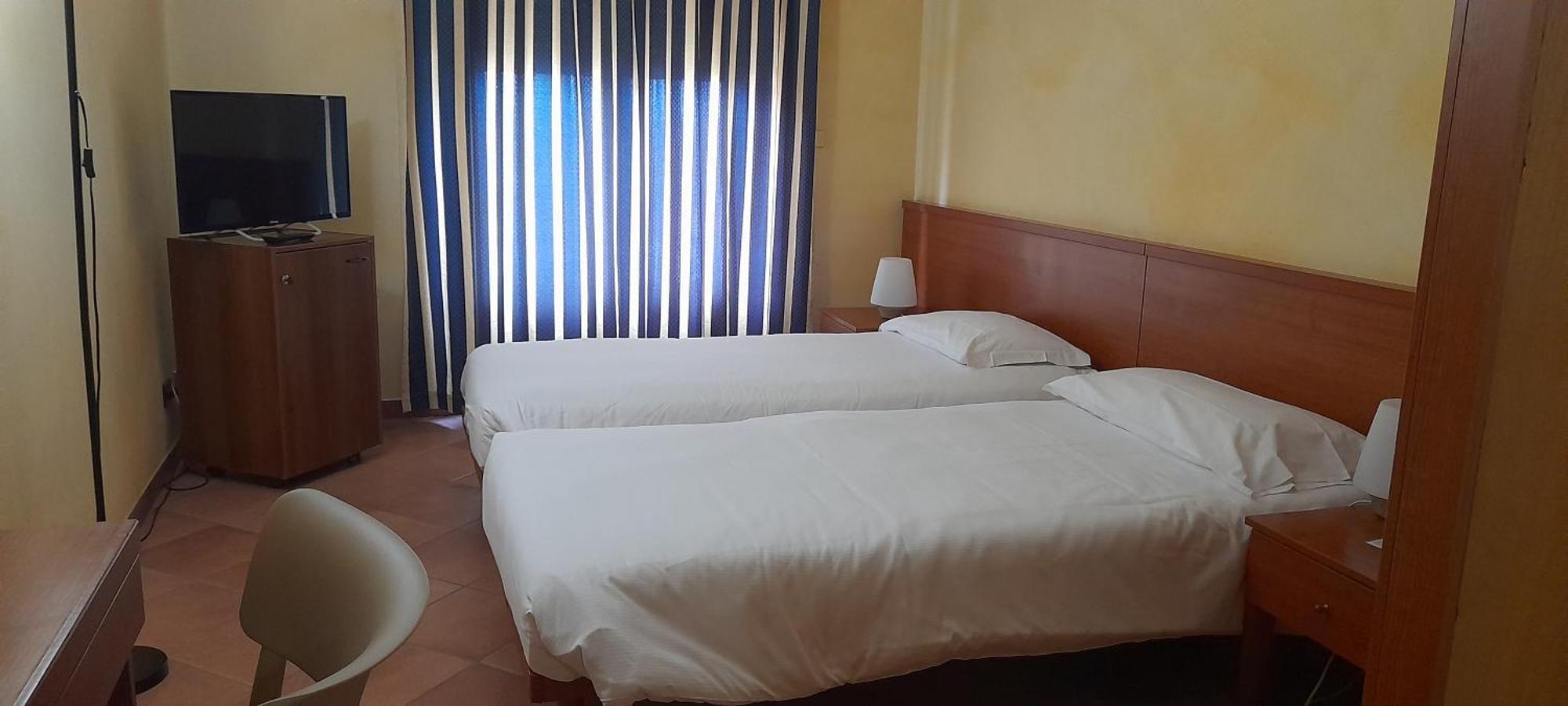 Hotel Ceretto Busca Ngoại thất bức ảnh